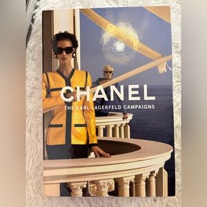 CHANEL: The Karl Lagerfeld Campaigns Book l
